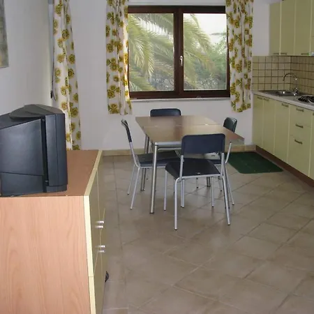 Portoghesi Apartmán Àrbatax